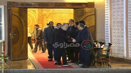 الصور الأولى من عزاء والدة المخرج حسني صالح في مسجد الشرطة