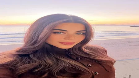 خطفت الأنظار بالأحمر الناري.. يارا السكري بفستان مميز