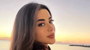 يارا السكري أمام البحر بأحدث ظهور.. والجمهور يغازلها (صور)