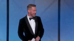 صدم الجمهور.. طفل "Home Alone" يعود لـ حفل جولدن جلوبز 2026 بعد 35 عامًا