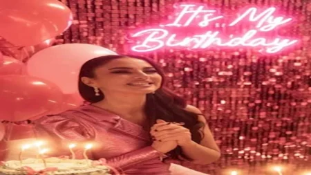 8 صور من احتفال درة بعيد ميلادها مع زوجها هاني سعد