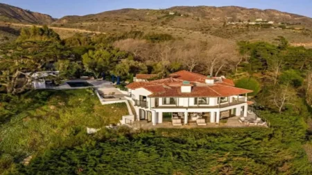 20 صورة لـ أغلى منازل المشاهير حول العالم.. أسعار خيالية