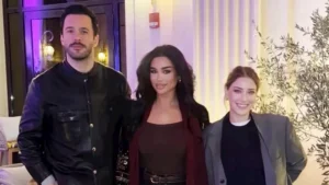 هازال كايا وباريش أردوتش يصلان الرياض لحضور حفل "جوي أووردز" (صور)