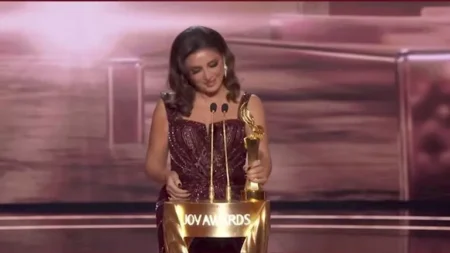 أنغام تفوز بجائزة الفنانة المفضلة في حفل joy awards 2026
