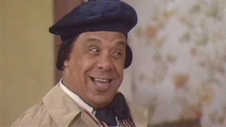 لماذا قال وحيد سيف لـ أمينة رزق: "بتلاعبيلي حواجبك ليه"؟