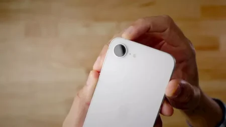 آيفون الأرخص يعود من جديد.. ماذا تخبئ أبل لهاتف iPhone 17e؟