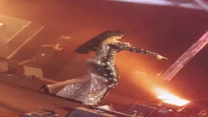 فستان جريء وانوثة العشرينات.. هيفاء وهبي تودع عام 2025 في أبو ظبي