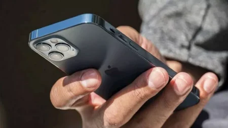 تحذير لمستخدمي آيفون وأندرويد بشأن الرسائل النصية.. ما القصة؟