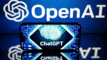 ما هو تطبيق OpenAI الخاص بالتنبؤ بأعمار المستخدمين؟