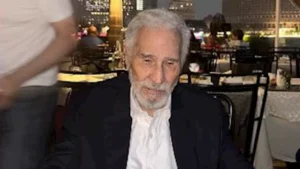 بعد الحجز على معاشه.. نجل الفنان عبدالرحمن أبو زهرة يخرج عن صمته