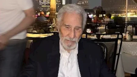 بعد الحجز على معاشه.. نجل الفنان عبدالرحمن أبو زهرة يخرج عن صمته