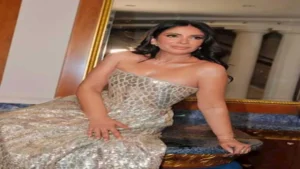 بـ"فستان جريء".. منى زكي تخطف الأنظار بأحدث ظهور والجمهور يعلق (صور)