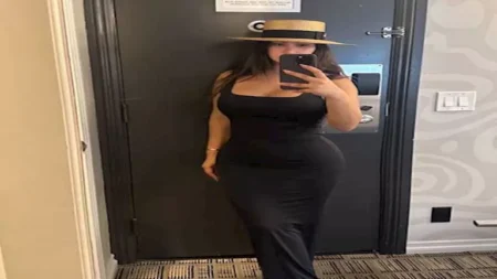 هدى الإتربي تخطف الأنظار بإطلالة جريئة.. والجمهور يغازلها (صور)