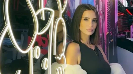 بصحبة شقيقتها.. إيمان العاصي بإطلالة جريئة بأحدث ظهور والجمهور يعلق (صور)