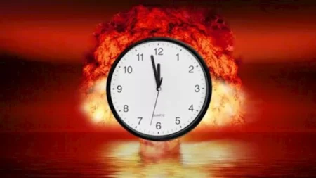العالم يترقب تحديث ساعة يوم القيامة.. هل تقترب البشرية من كارثة؟ العالم يترقب تحديث ساعة يوم القيامة.. هل تقترب البشرية من كارثة؟