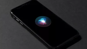 آبل تخطط لإطلاق نسخة جديدة من سيري مدعومة بـ Gemini من جوجل