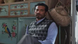 "شكله عامل عظمة وبثق في أعماله"..الجمهور يشيد بـ عمرو سعد في "إفراج"- صور