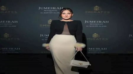 بسمة بوسيل أنيقة وأمينة خليل بفستان جريء.. 10 لقطات لنجوم الفن خلال 24 ساعة