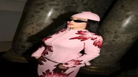 هيفاء وهبي بفستان جريء.. أبرز إطلالات النجمات في أسبوع الموضة بباريس