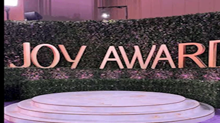 "أم اللؤلؤ".. فستان ارتدته فنانة بالسعودية بـ مليون جنيه وغير معروض للبيع فلماذا؟ "أم اللؤلؤ".. فستان ارتدته فنانة بالسعودية بـ مليون جنيه وغير معروض للبيع فلماذا؟