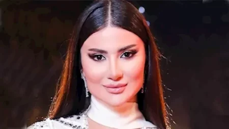 فستان جريء من المخمل.. 4 صور ومعلومات عن إطلالة هدى الإتربي
