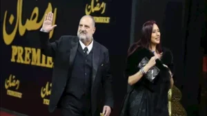 جرأة وأناقة وغرابة.. إطلالات "الكابلز" تخطف الأنظار في حفل المتحدة