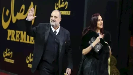 جرأة وأناقة وغرابة.. إطلالات "الكابلز" تخطف الأنظار في حفل المتحدة جرأة وأناقة وغرابة.. إطلالات "الكابلز" تخطف الأنظار في حفل المتحدة