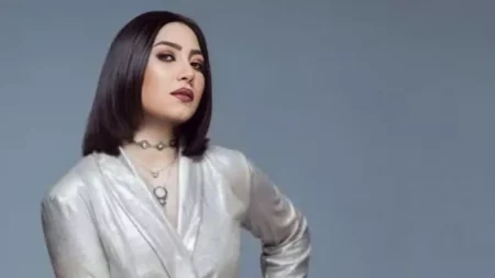 جامبسوت جريء.. بوسي تخطف الأنظار بالأحمر الناري جامبسوت جريء.. بوسي تخطف الأنظار بالأحمر الناري