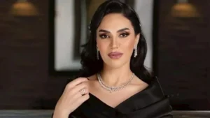 مي فاروق بجامبسوت أنيق.. لماذا اختارت اللون الأحمر؟