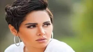 خطفت الأنظار بالأبيض.. ياسمين رئيس بلوك جذاب