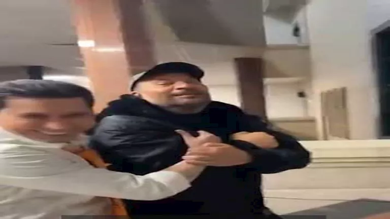 "هيقعدنا كلنا في البيت".. ماجد المصري يمازح أحمد عيد في كواليس "أولاد الراعي" رمضان 2026 "هيقعدنا كلنا في البيت".. ماجد المصري يمازح أحمد عيد في كواليس "أولاد الراعي" رمضان 2026