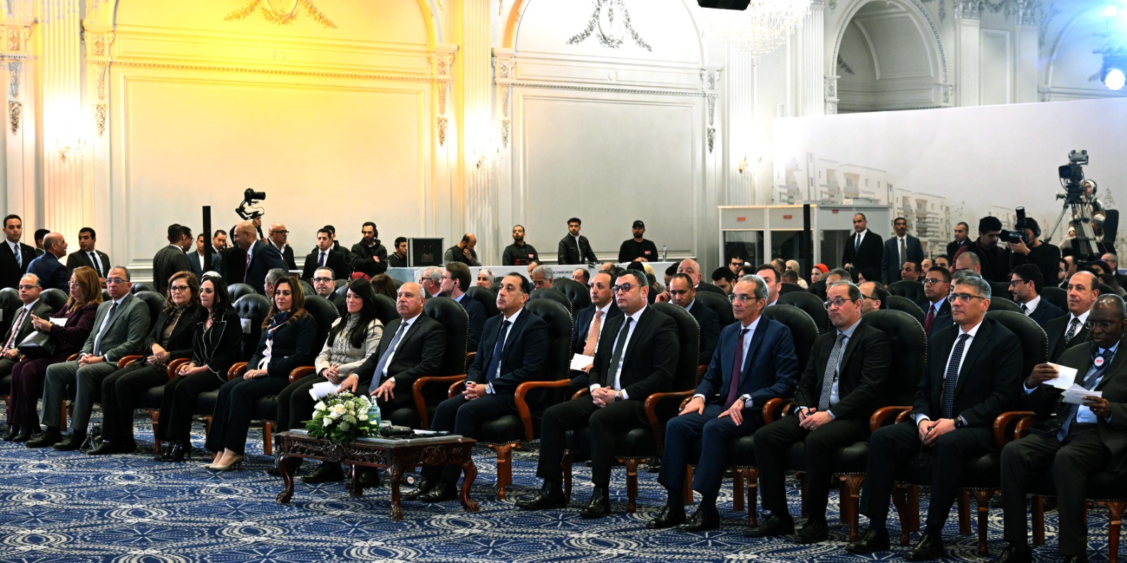 رئيس الوزراء يشهد احتفالية «سكن كل المصريين» بمرور 10 سنوات.. صور 8 رئيس الوزراء يشهد احتفالية «سكن كل المصريين» بمرور 10 سنوات.. صور