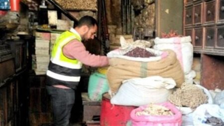 شملت 347 حيًا.. رقابة مكثفة على تداول الأغذية بالأسواق ومراكز التأهيل والإصلاح