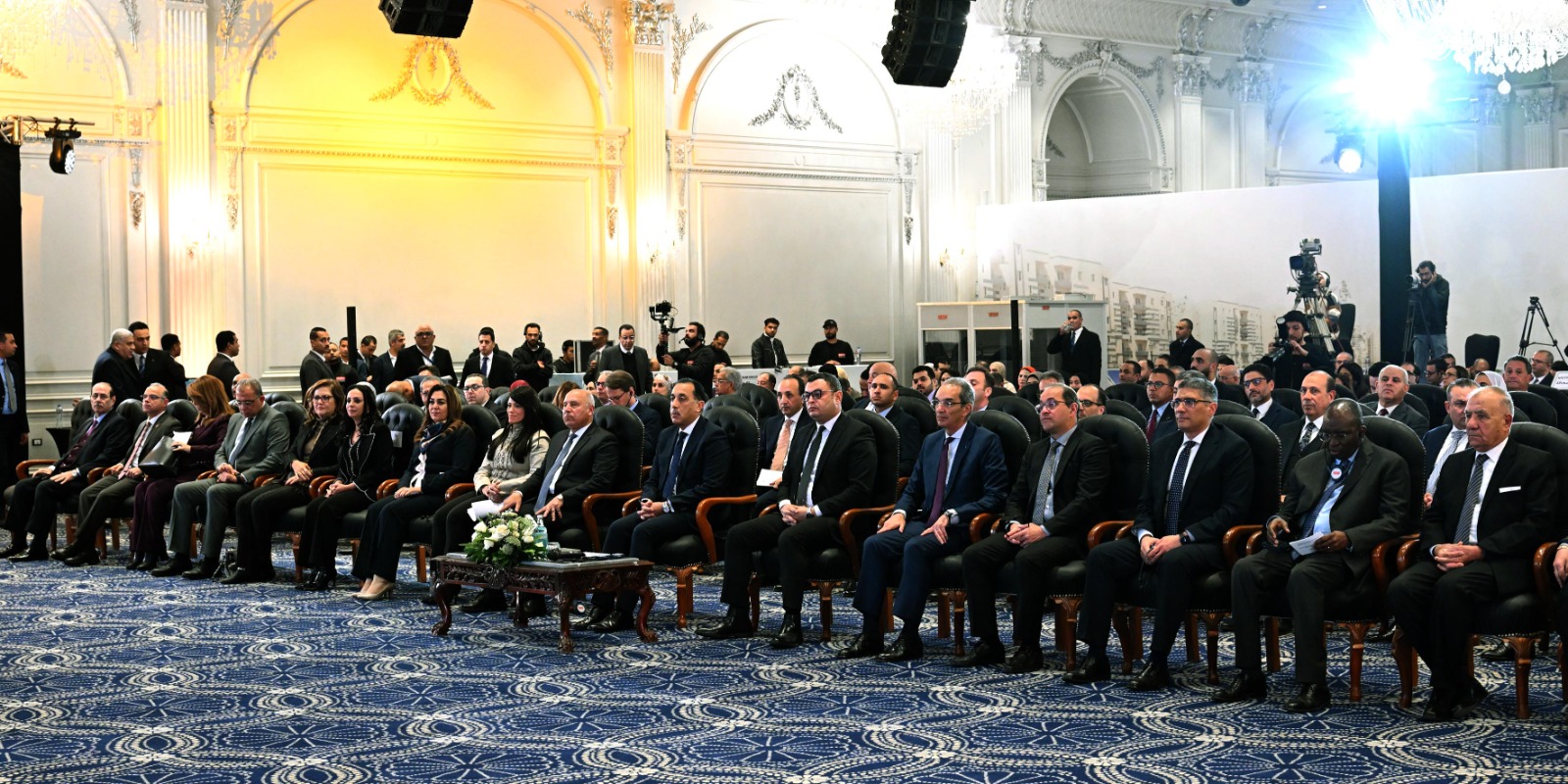 رئيس الوزراء يشهد احتفالية «سكن كل المصريين» بمرور 10 سنوات.. صور 6 رئيس الوزراء يشهد احتفالية «سكن كل المصريين» بمرور 10 سنوات.. صور