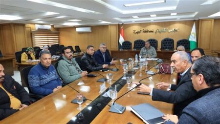 السكرتير العام المساعد للجيزة يتابع نسب تنفيذ مشروع رصف وتطوير طريق الإخلاص بالطالبية والعمرانية