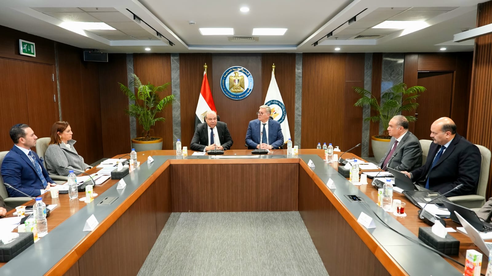 وزيرا البترول والطيران يبحثان تحويل مصر إلى مركز إقليمي لإنتاج وقود الطائرات المستدام SAF