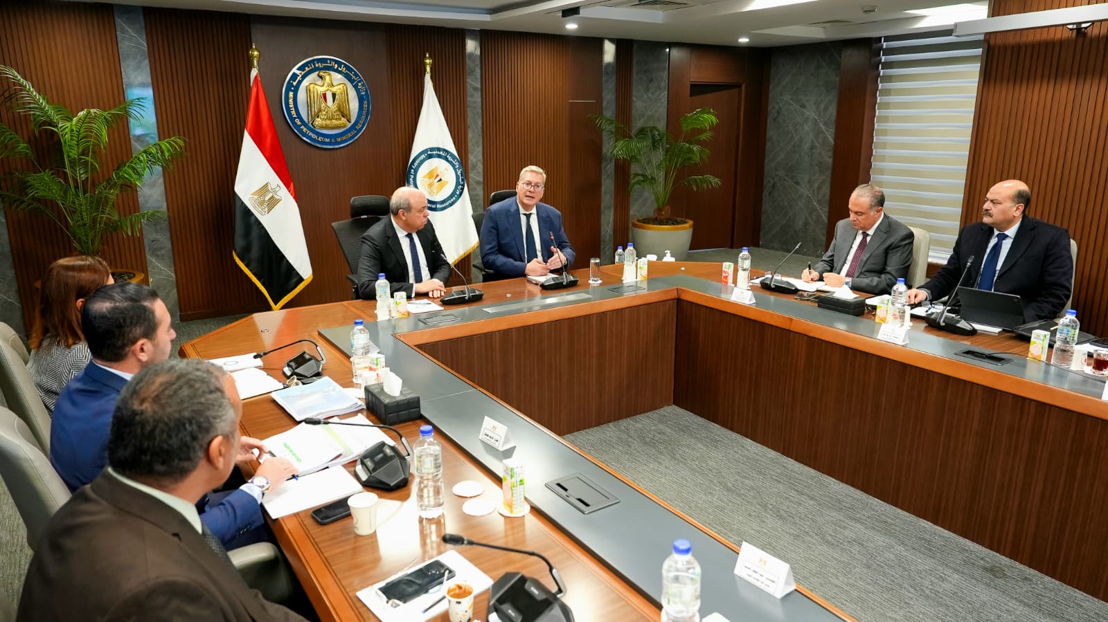 وزيرا البترول والطيران يبحثان تحويل مصر إلى مركز إقليمي لإنتاج وقود الطائرات المستدام SAF