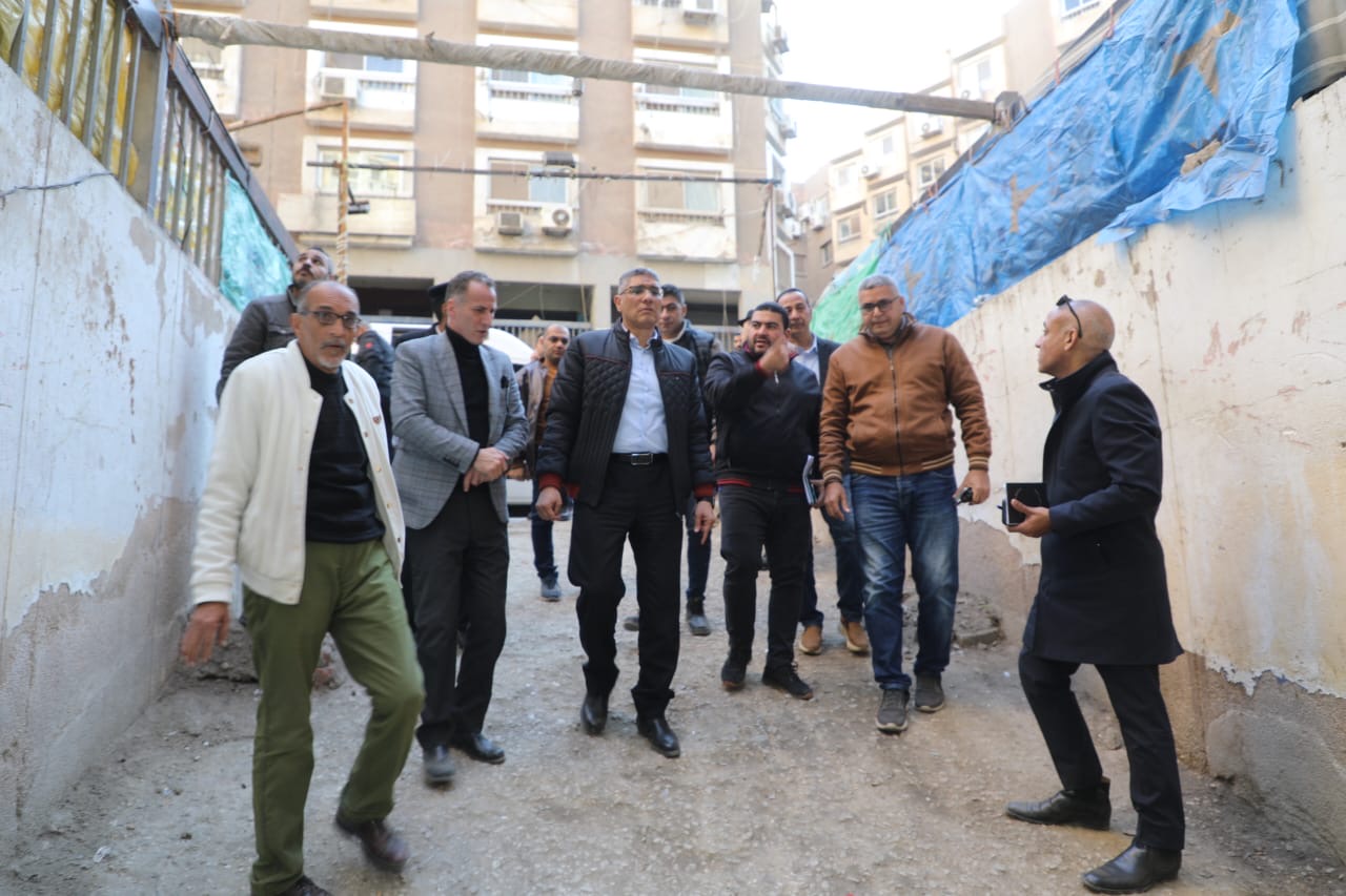 محافظ الجيزة يكلف بإقامة نقطة ثابتة لشرطة المرافق لمنع أي تجاوزات للباعة الجائلين