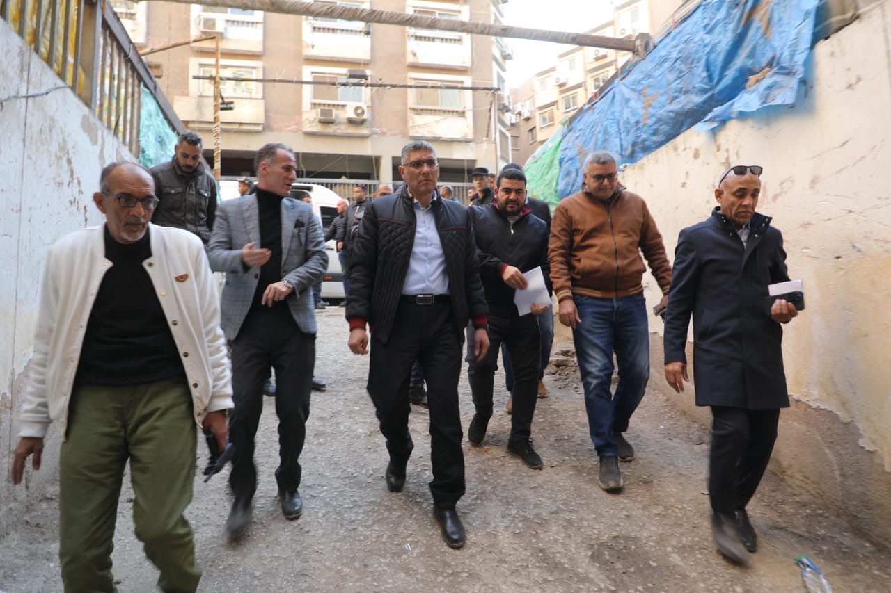 محافظ الجيزة يكلف بإقامة نقطة ثابتة لشرطة المرافق لمنع أي تجاوزات للباعة الجائلين