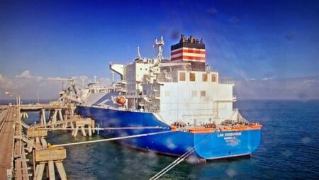 تصدير شحنة غاز مسال جديدة من مجمع إدكو إلى كندا