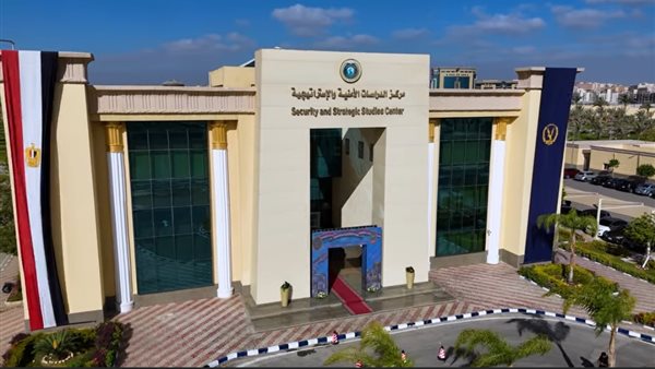 فيديو.. الداخلية تواصل دورها التوعوي: ورش عمل لمواجهة مخططات إسقاط الدول فيديو.. الداخلية تواصل دورها التوعوي: ورش عمل لمواجهة مخططات إسقاط الدول