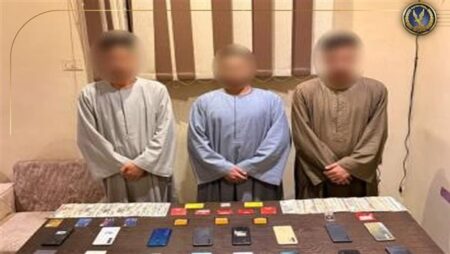 الداخلية تضبط 3 متهمين بالنصب على المواطنين بدعوى توظيف الأموال