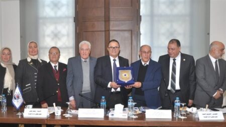 10 شركات تسيطر على موانئ العالم والاقتصاد البحري