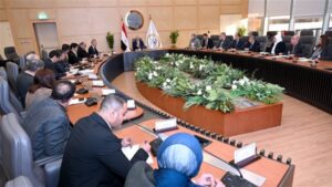 "وزير الصناعة" يبحث مع من مسؤولي "تويوتا" ضخ المزيد من الاستثمارات بمصر