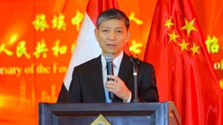 سفير بكين بالقاهرة: أكثر من 4 آلاف طالب مصري يدرسون حاليا في الصين سفير بكين بالقاهرة: أكثر من 4 آلاف طالب مصري يدرسون حاليا في الصين