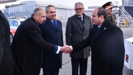بالصور.. السيسي يصل زيورخ للمشاركة في منتدى دافوس