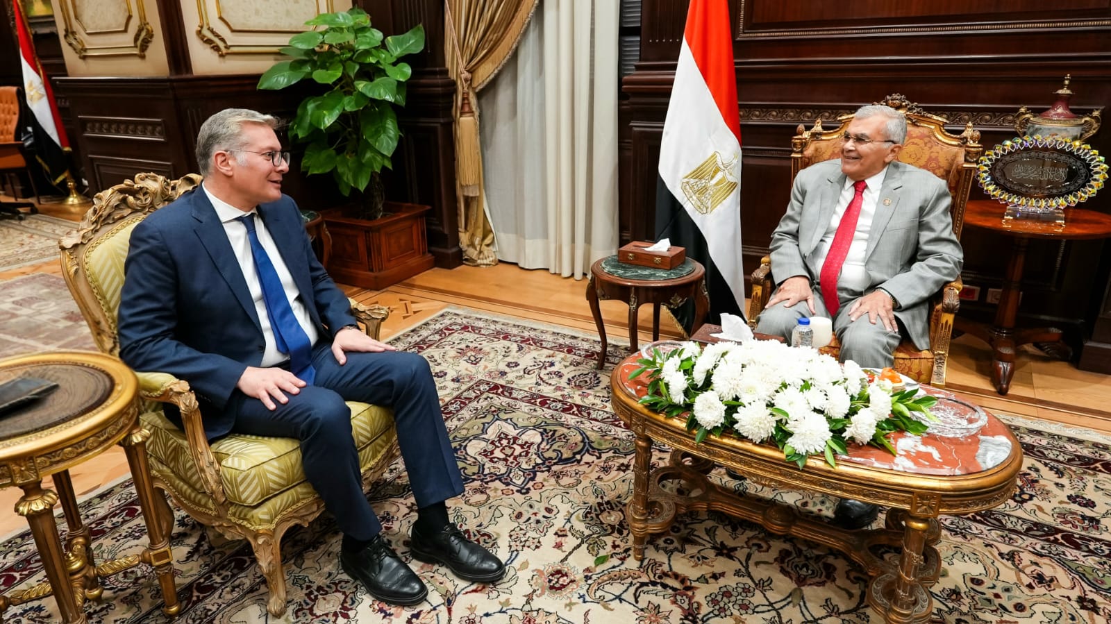 وزير البترول يهنئ رئيس الشيوخ ويؤكد تعزيز التعاون التشريعي لدعم الاستثمار بقطاع الطاقة 4 وزير البترول يهنئ رئيس الشيوخ ويؤكد تعزيز التعاون التشريعي لدعم الاستثمار بقطاع الطاقة