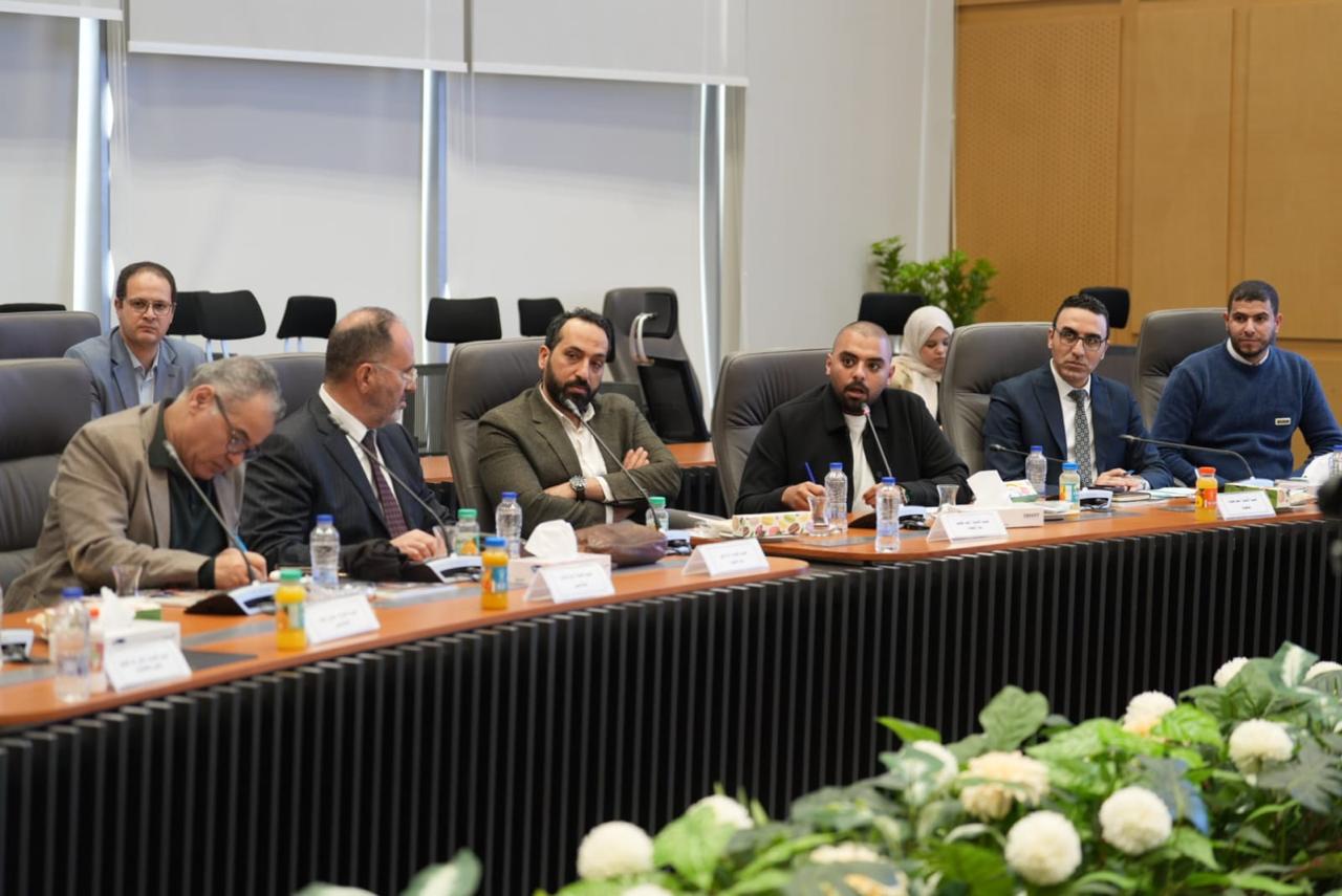 تحفيز القطاع الخاص على النمو من خلال توسيع القاعدة الضريبية