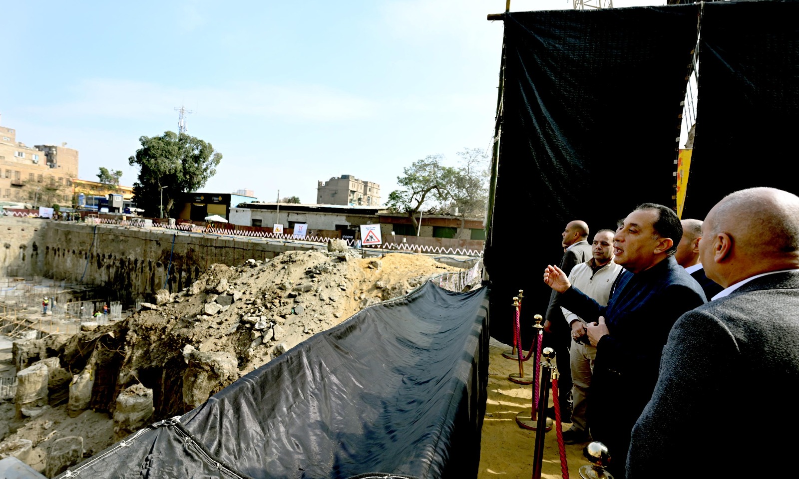 مدبولي يتفقد مستجدات الموقف التنفيذي لمشروع إنشاء مستشفى بولاق أبو العلا الجديد.. صور