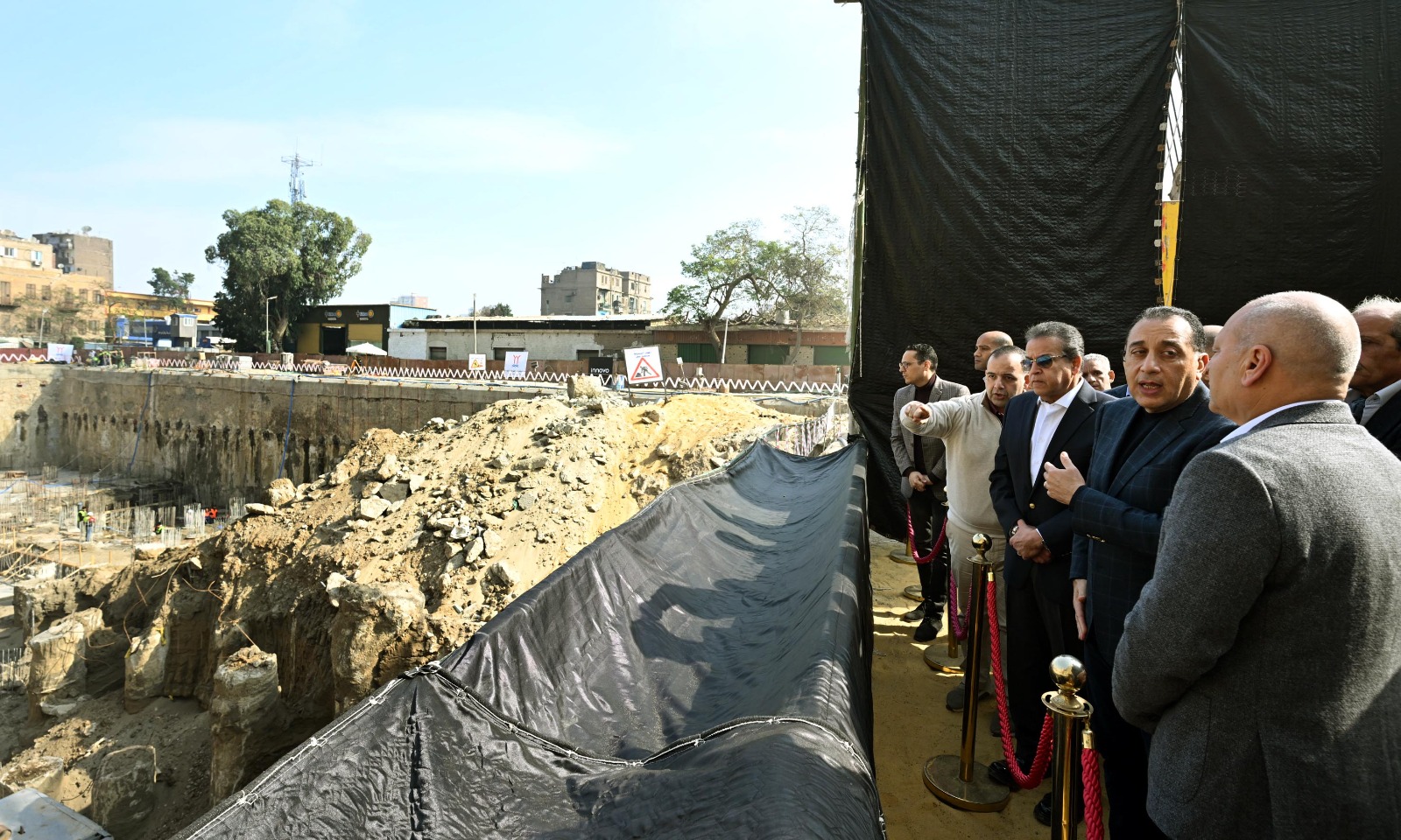 مدبولي يتفقد مستجدات الموقف التنفيذي لمشروع إنشاء مستشفى بولاق أبو العلا الجديد.. صور